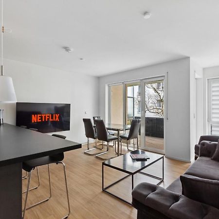 Eindrucksvolle Zwei-Zimmer-Wohnung Mit Balkon Und Grosser Kueche لبسيا المظهر الخارجي الصورة