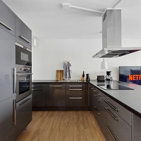 Eindrucksvolle Zwei-Zimmer-Wohnung Mit Balkon Und Grosser Kueche لبسيا المظهر الخارجي الصورة