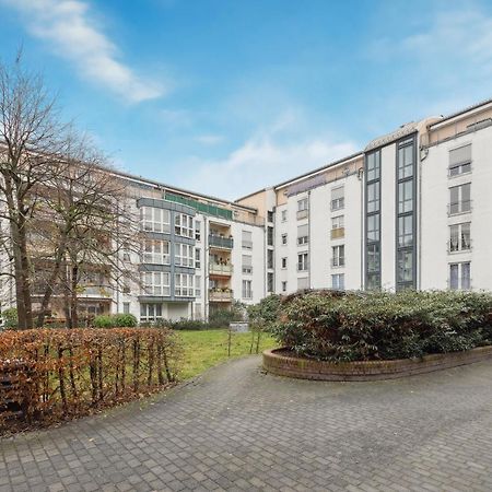 Eindrucksvolle Zwei-Zimmer-Wohnung Mit Balkon Und Grosser Kueche لبسيا المظهر الخارجي الصورة