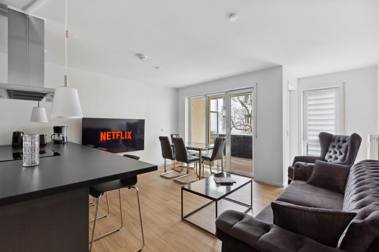 Eindrucksvolle Zwei-Zimmer-Wohnung Mit Balkon Und Grosser Kueche لبسيا المظهر الخارجي الصورة
