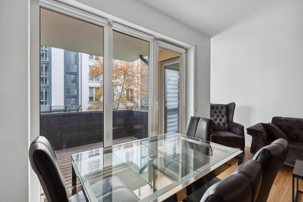 Eindrucksvolle Zwei-Zimmer-Wohnung Mit Balkon Und Grosser Kueche لبسيا المظهر الخارجي الصورة